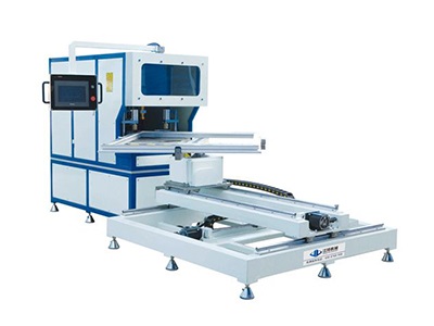 安装了万搏WANBO（中国）六轴智能控制系统的书型礼盒生产线